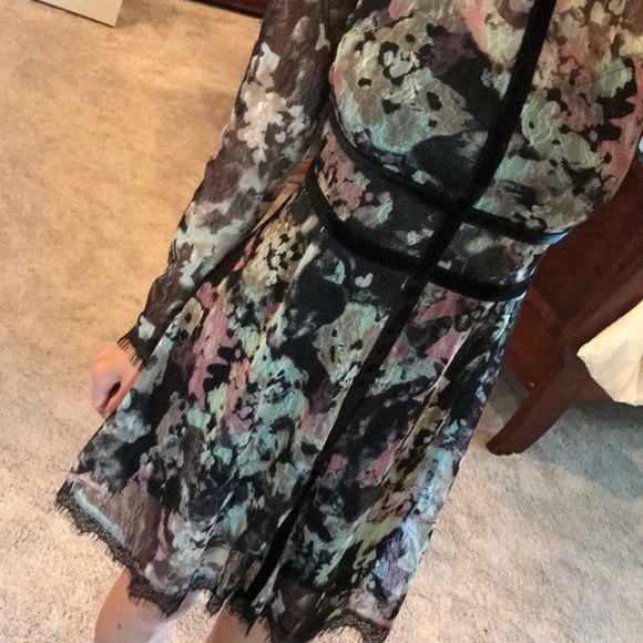 lace dress - Picture 2 of 5